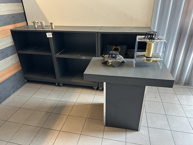 4x showroom meubel - afbeelding 1 van  3