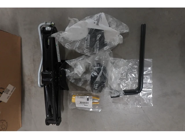 4x spare wheel tool kit - afbeelding 4 van  4