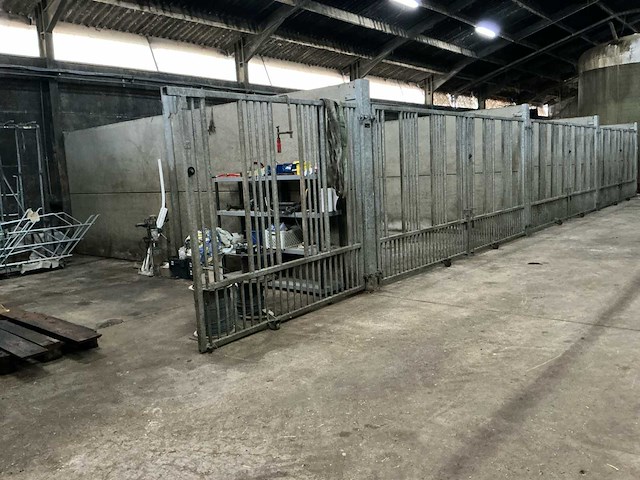 4x stalinrichting (poorten) - afbeelding 1 van  5