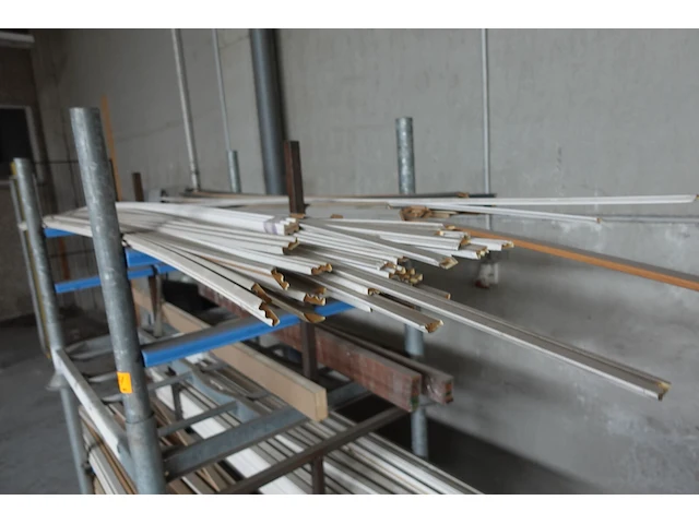 4x stapelbare galva houder + inhoud - afbeelding 4 van  8