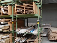 4x stapelbare metalen houder + inhoud