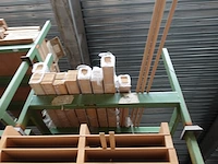 4x stapelbare metalen houder + inhoud - afbeelding 5 van  6