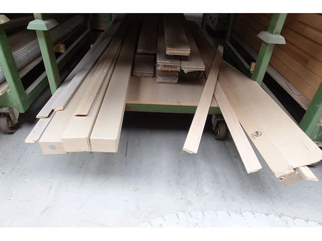 4x stapelbare metalen houder + inhoud - afbeelding 2 van  5