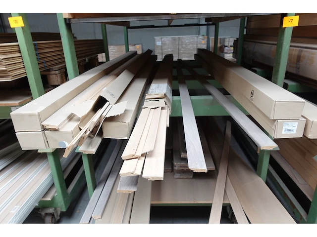 4x stapelbare metalen houder + inhoud - afbeelding 3 van  5