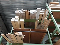 4x stapelbare metalen houder + inhoud - afbeelding 4 van  5