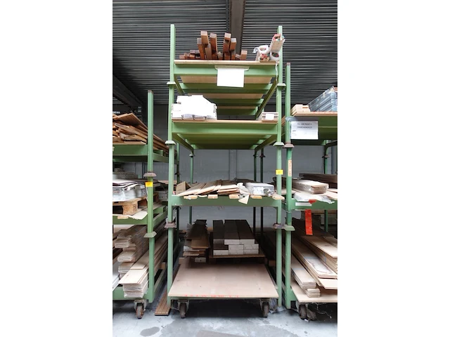 4x stapelbare metalen houder + inhoud - afbeelding 1 van  4