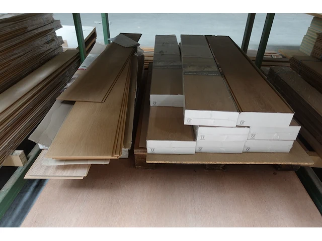 4x stapelbare metalen houder + inhoud - afbeelding 3 van  4