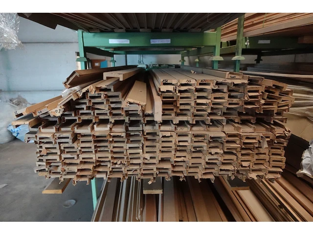 4x stapelbare metalen houder + inhoud - afbeelding 2 van  7