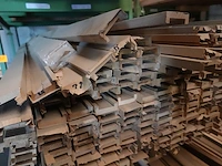 4x stapelbare metalen houder + inhoud - afbeelding 5 van  7