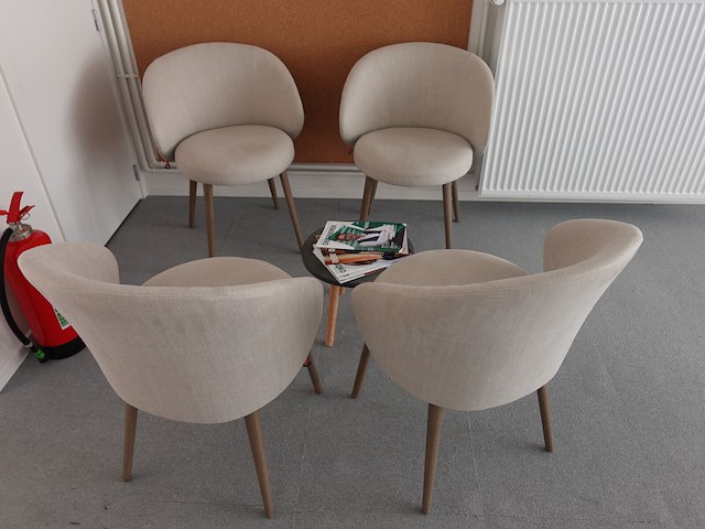 4x stoel mobitec + bijzettafel - afbeelding 1 van  5