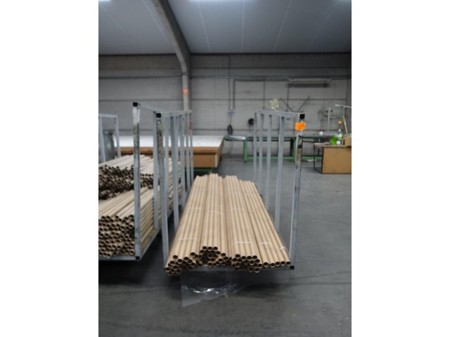 4x transportkar op wielen met inhoud - afbeelding 2 van  6