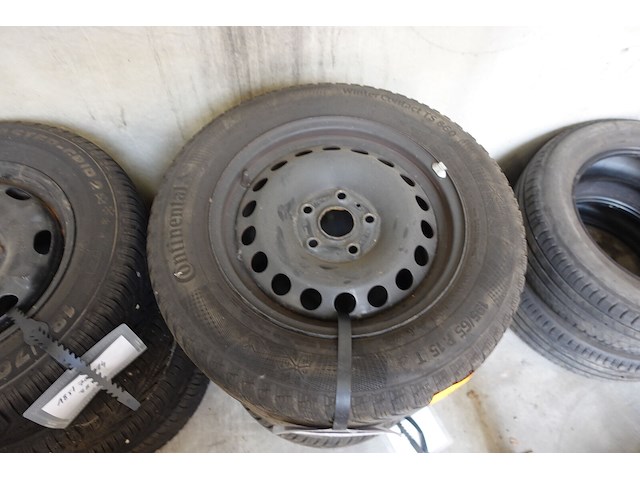 4x velg met band 15 inch - afbeelding 1 van  4
