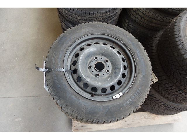 4x velg met band 15 inch - afbeelding 1 van  4