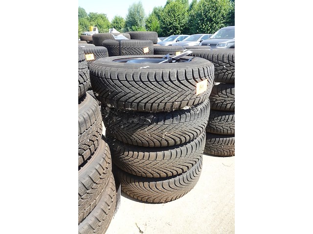 4x velg met band 15 inch - afbeelding 2 van  4
