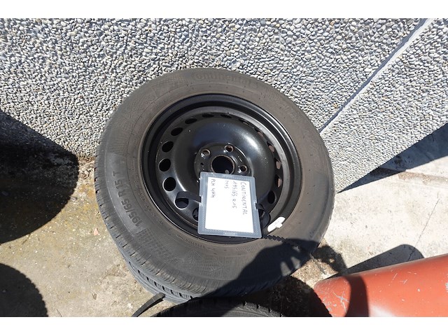 4x velg met band 15 inch - afbeelding 1 van  4