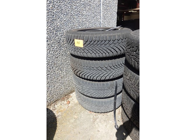 4x velg met band 15 inch - afbeelding 2 van  4