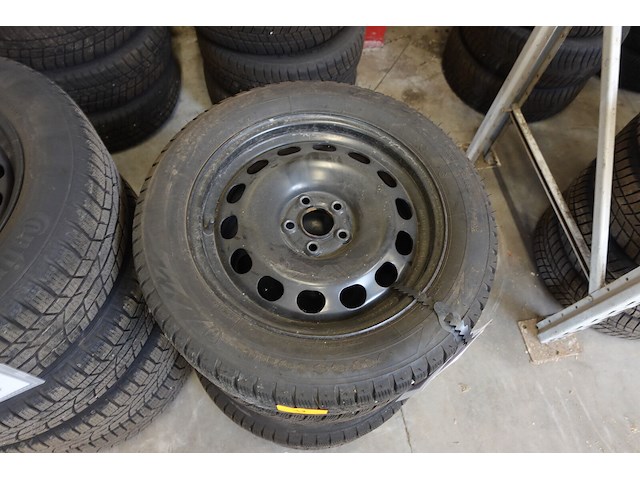 4x velg met band 16inch - afbeelding 1 van  4