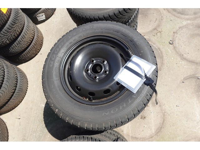 4x velg met band 16inch - afbeelding 1 van  4
