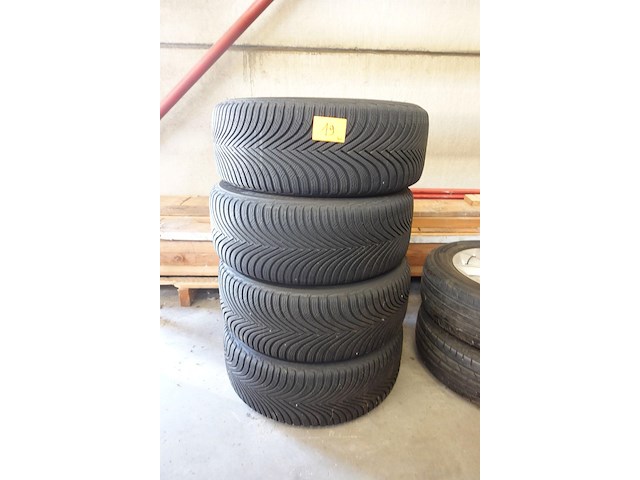 4x velg met band bmw 17 inch - afbeelding 2 van  3