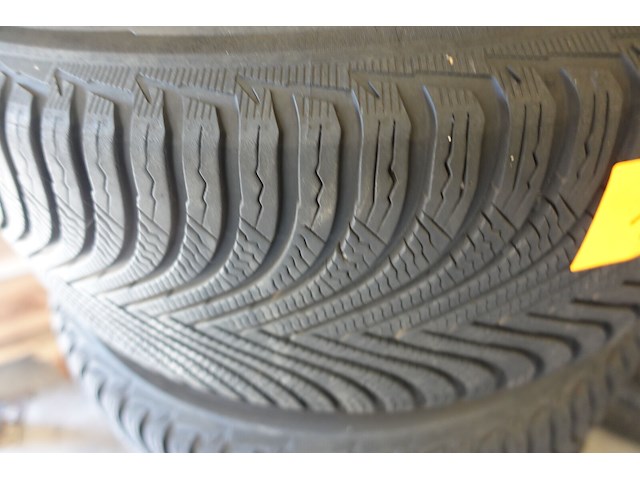 4x velg met band bmw 17 inch - afbeelding 3 van  3