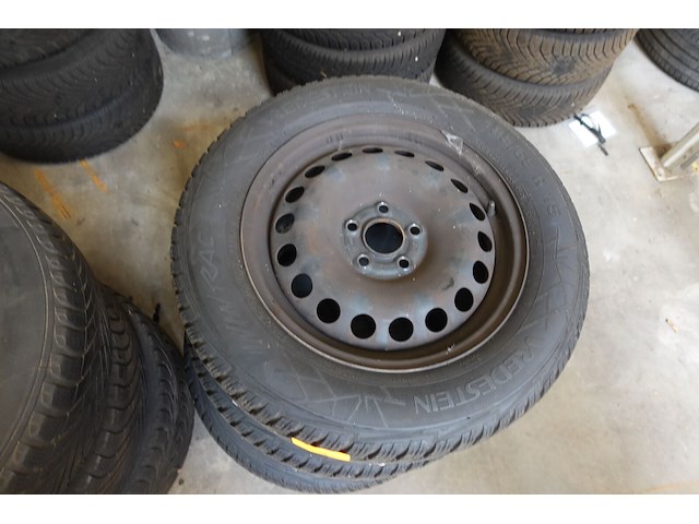 4x velg met band volkswagen 15 inch - afbeelding 1 van  3