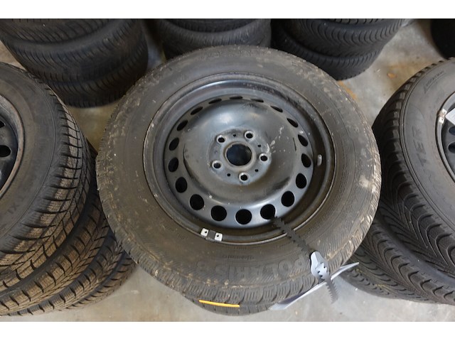 4x velg met band volkswagen 15inch - afbeelding 1 van  4