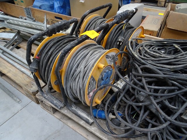 4x verlengkabel op haspel - afbeelding 2 van  3