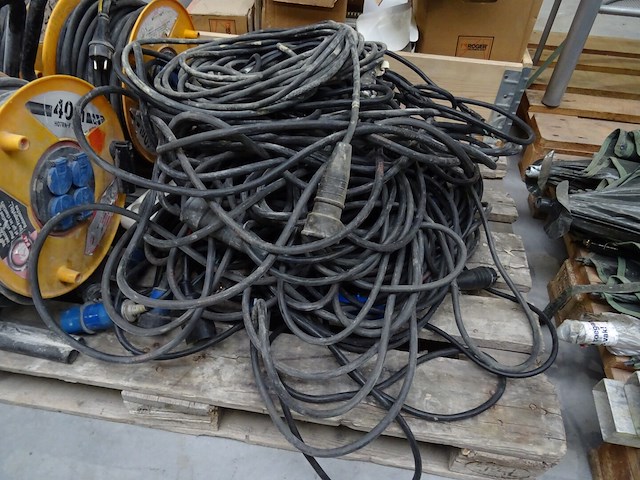4x verlengkabel op haspel - afbeelding 3 van  3