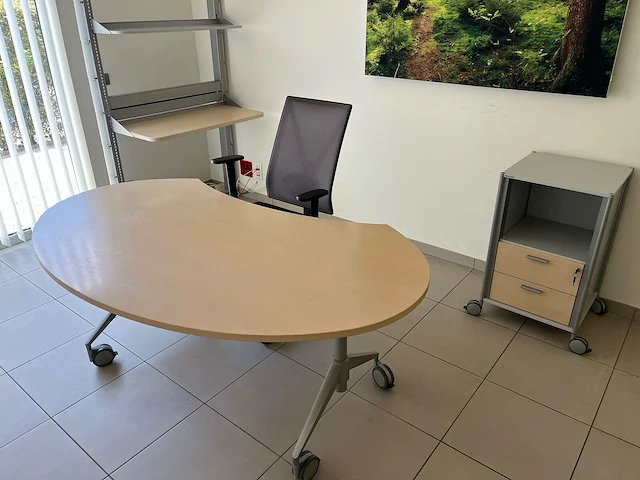 4x verrijdbare bureeltafel - afbeelding 1 van  8