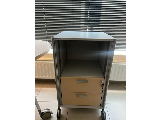 4x verrijdbare bureeltafel - afbeelding 6 van  8