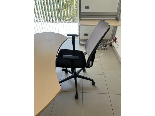 4x verrijdbare bureeltafel - afbeelding 8 van  8
