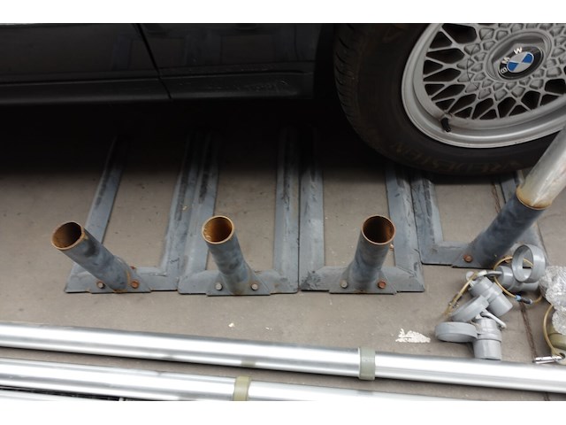 4x vlaggenmast met steun - afbeelding 3 van  6