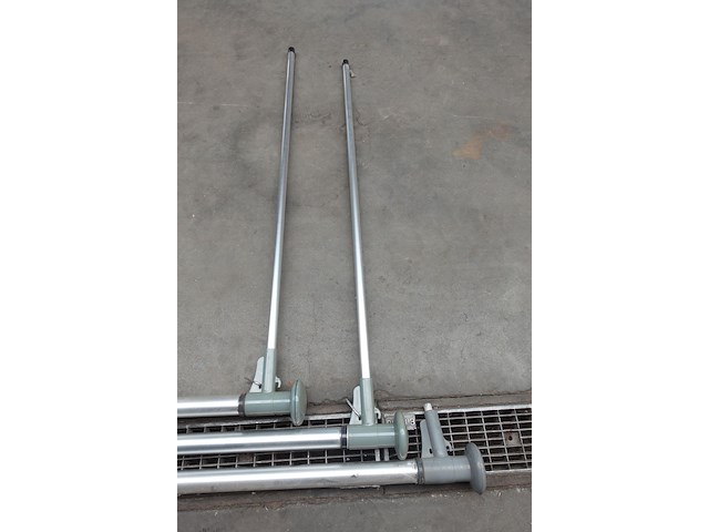 4x vlaggenmast met steun - afbeelding 6 van  6