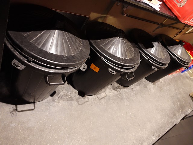 4x vuilnisbak - afbeelding 1 van  1