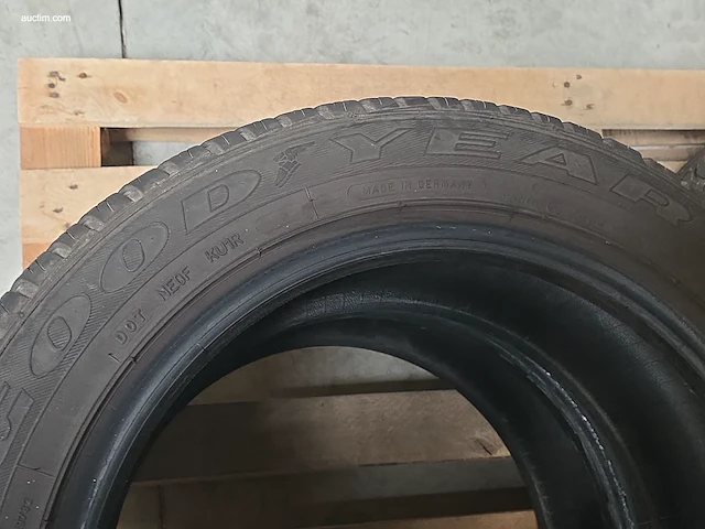 (4x) winterbanden goodyear 205/55r16 - afbeelding 2 van  4