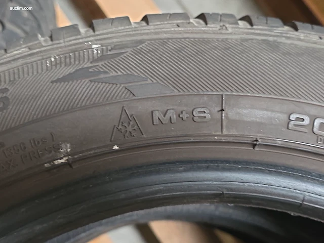 (4x) winterbanden goodyear 205/55r16 - afbeelding 4 van  4