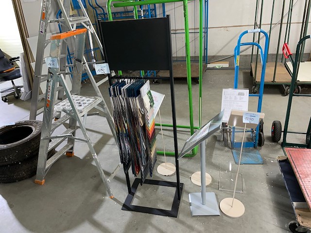 5 aanwijzingsborden + rek - afbeelding 1 van  5