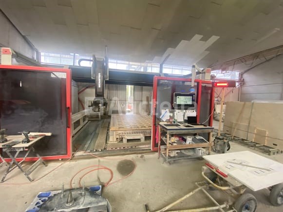 5-assige cnc portaalmachine voor natuursteen d2 technology