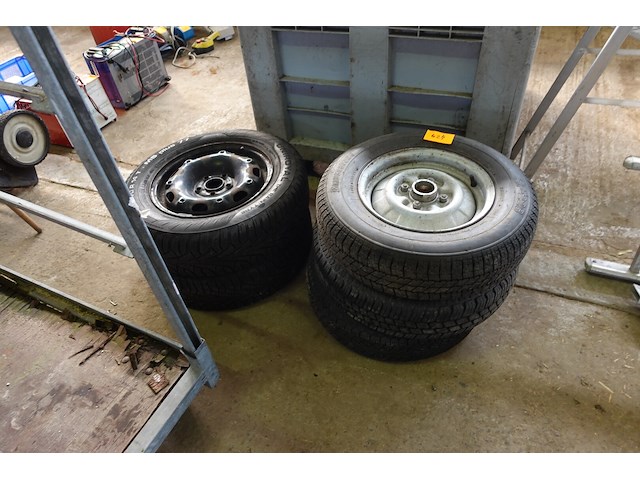 5 autobanden (2x175/70r14t, 1x155-12, 1x155/80r13, 1x155r12) - afbeelding 1 van  9