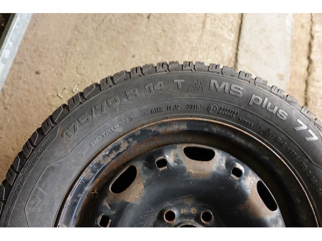 5 autobanden (2x175/70r14t, 1x155-12, 1x155/80r13, 1x155r12) - afbeelding 7 van  9