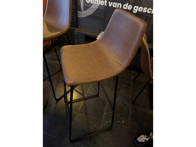 5 barstoelen en statafel - afbeelding 3 van  4