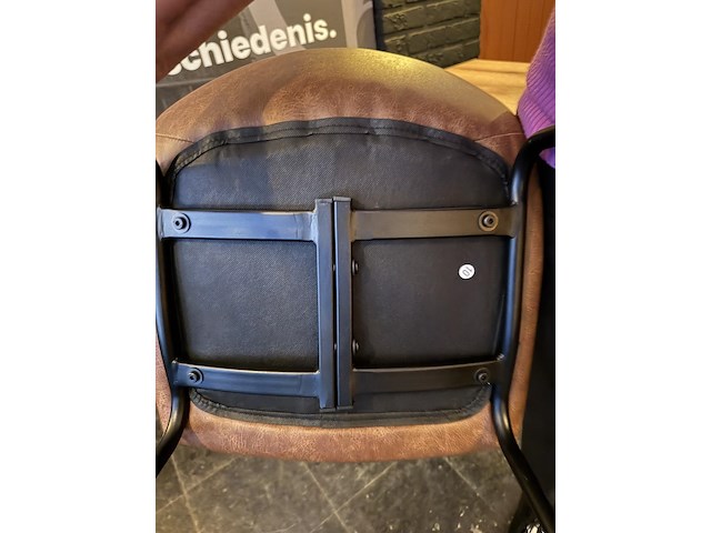 5 barstoelen en statafel - afbeelding 4 van  4