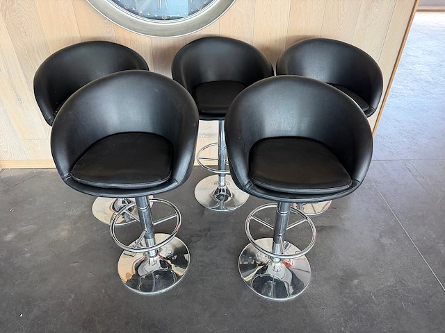 5 barstoelen - afbeelding 1 van  3