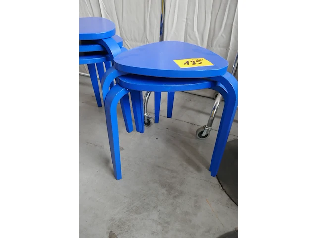 5 blauwe houten krukken - afbeelding 2 van  3