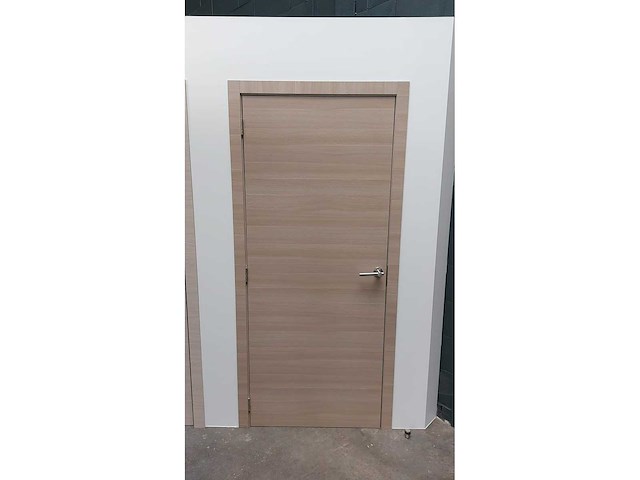 5 deuren - volledige set - afgewerkte folie eik bruin - afbeelding 1 van  9