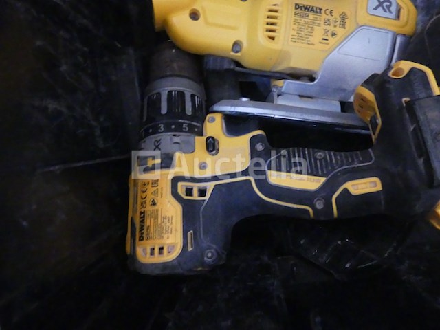 5 dewalt batterij-aangedreven gereedschappen - afbeelding 13 van  14