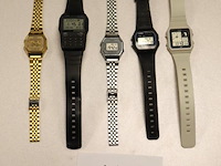 5 digitale horloges casio, werking niet gekend - afbeelding 1 van  3