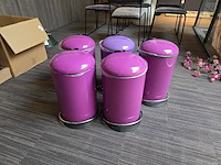 5 div paarse vuilbakjes - afbeelding 1 van  5