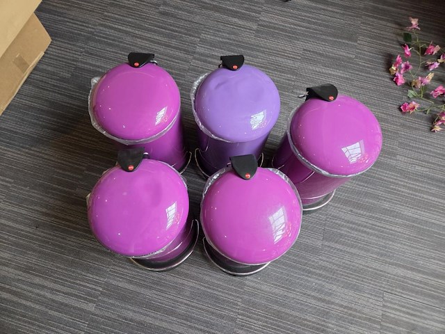 5 div paarse vuilbakjes - afbeelding 2 van  5