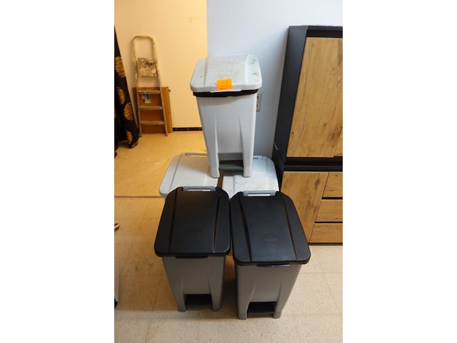 5 div vuilbakken - afbeelding 2 van  3